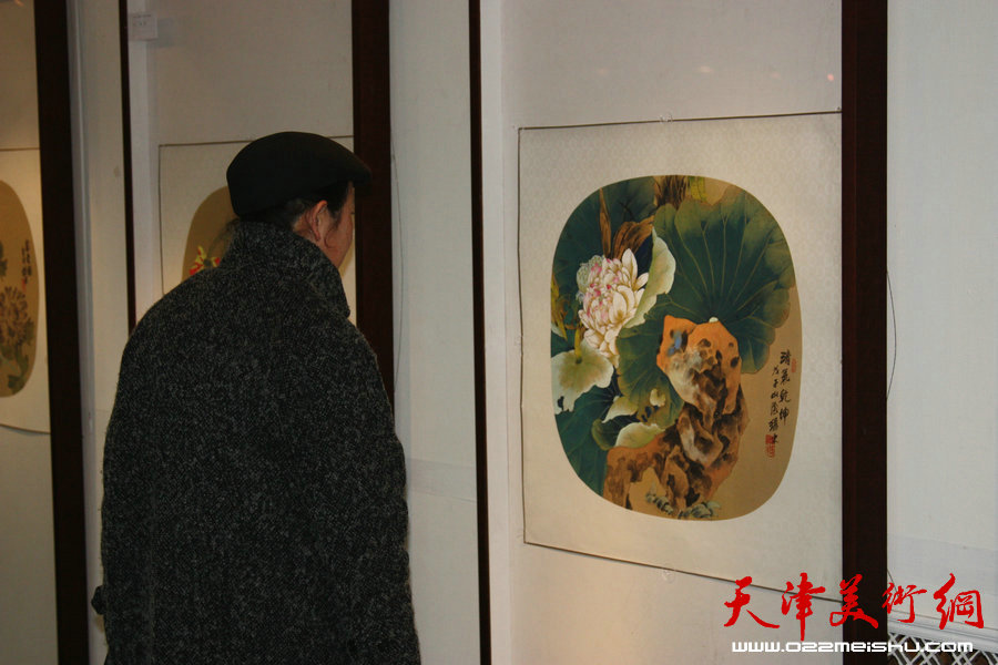 天地之灵——裘缉木、苏鸿升画展11月16日在津开幕。图为画展现场。