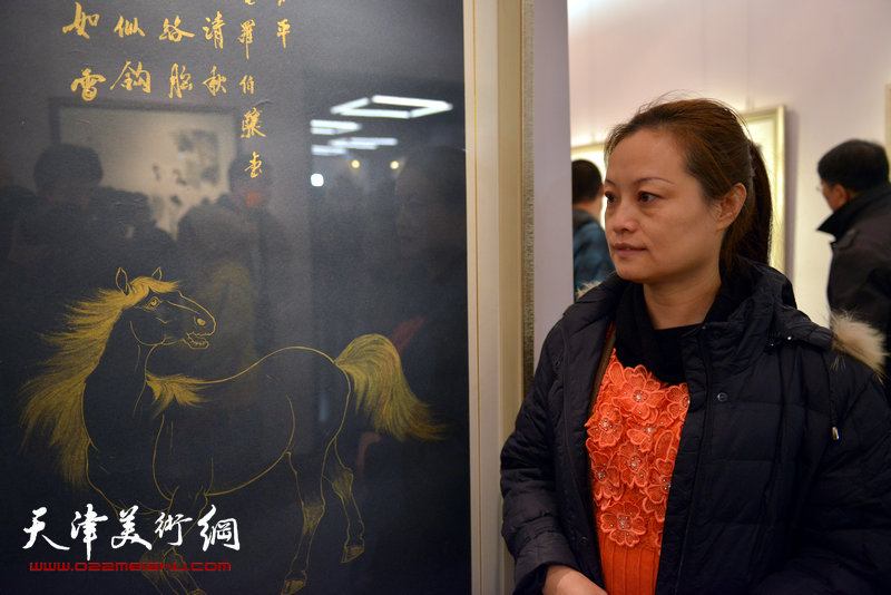 梦玉、伯骧“百福神骏迎新春”画展亮相天美时代，图为画展现场。