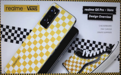 4月13日realme Q5 Pro Vans 联名款机型推出 背壳充满时尚潮流气息