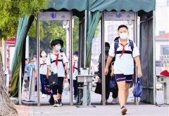 天津部分中小学幼儿园迎来新学期第一课，校园里又闻书声琅琅