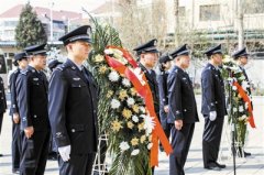 天津机场边检站组织民警开展天津战役烈士纪念碑开展祭奠活动